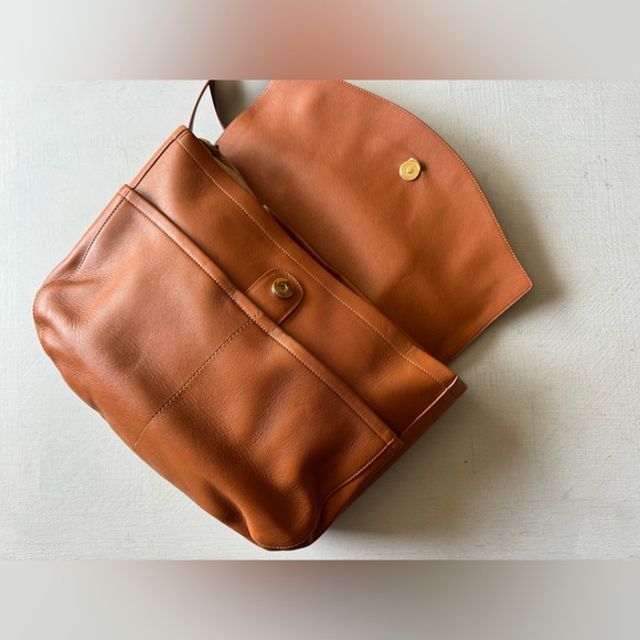 Cuyana Convertible Satchel-13 Inch in Smooth Caramel Leather - Picture 7 of 13